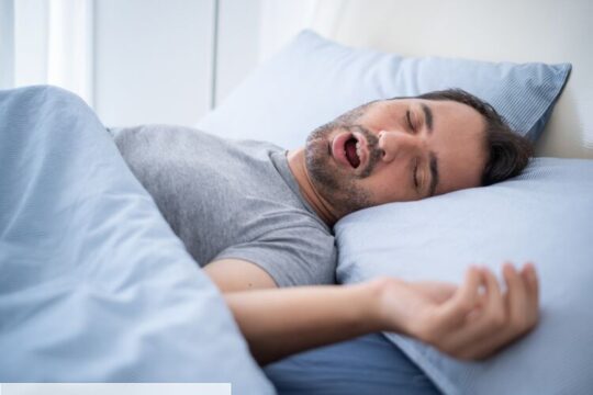 sleep-apnea:-4-surprising-symptoms-to-know,-according-to-this-ent