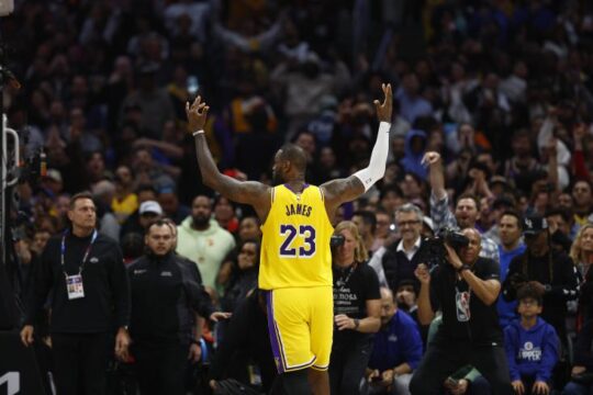 nba:-the-lakers-fight-to-win-the-los-angeles-derby