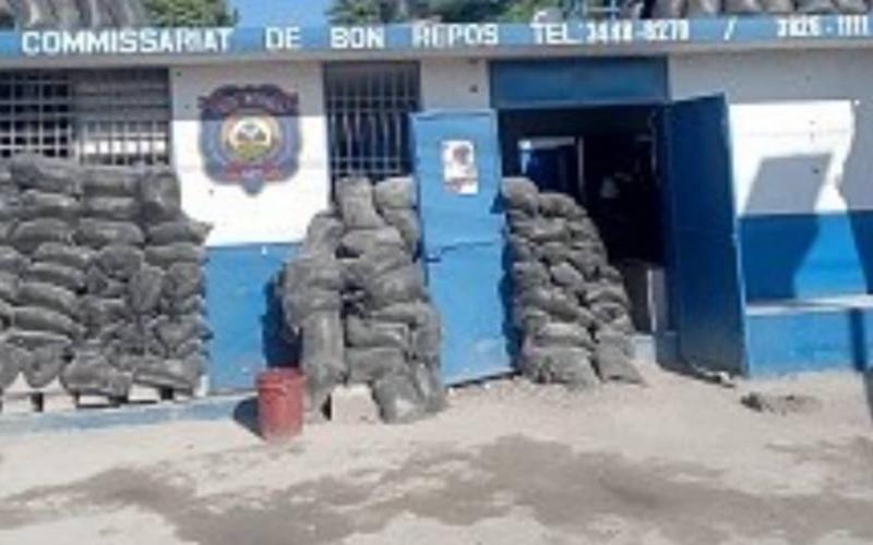 at-least-4-police-officers-killed-in-an-armed-attack-against-the-bon-repos-sub-police-station,-continue-reading