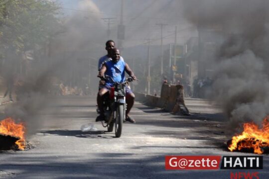 hati:-demonstrations,-barricades-and-burning-tires-the-day-after-the-bloody-day-port-au-prince-and-its-surroundings