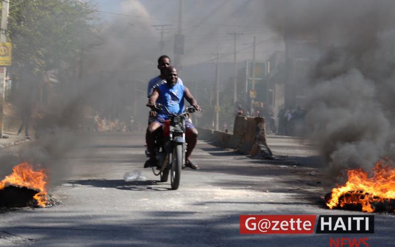 hati:-demonstrations,-barricades-and-burning-tires-the-day-after-the-bloody-day-port-au-prince-and-its-surroundings,-continue-reading