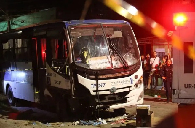brazil-easter:-a-bus-hits-worshipers-in-procession-and-leaves-4-dead
