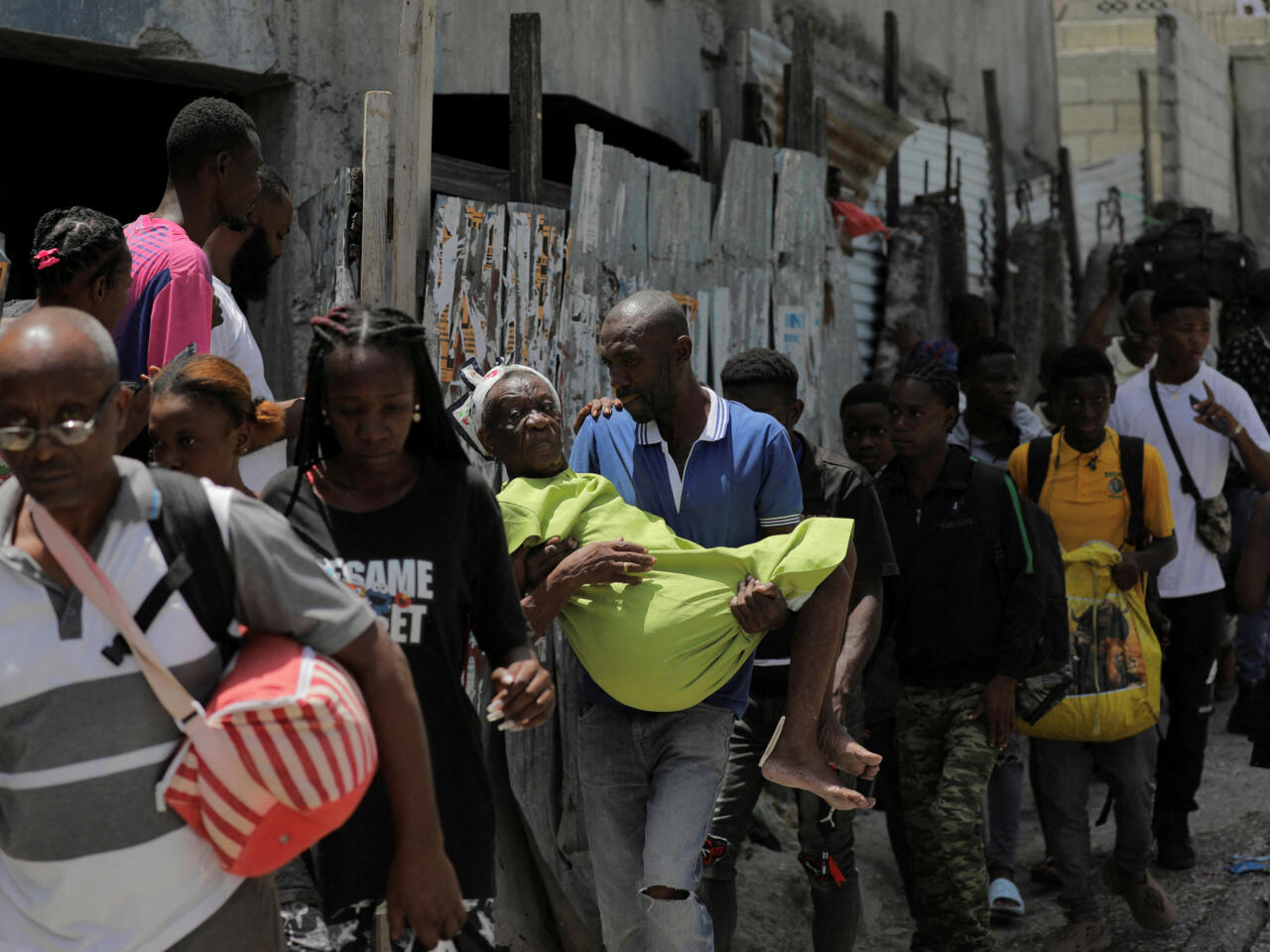 violence:-more-than-53-thousand-people-forced-to-leave-port-au-prince