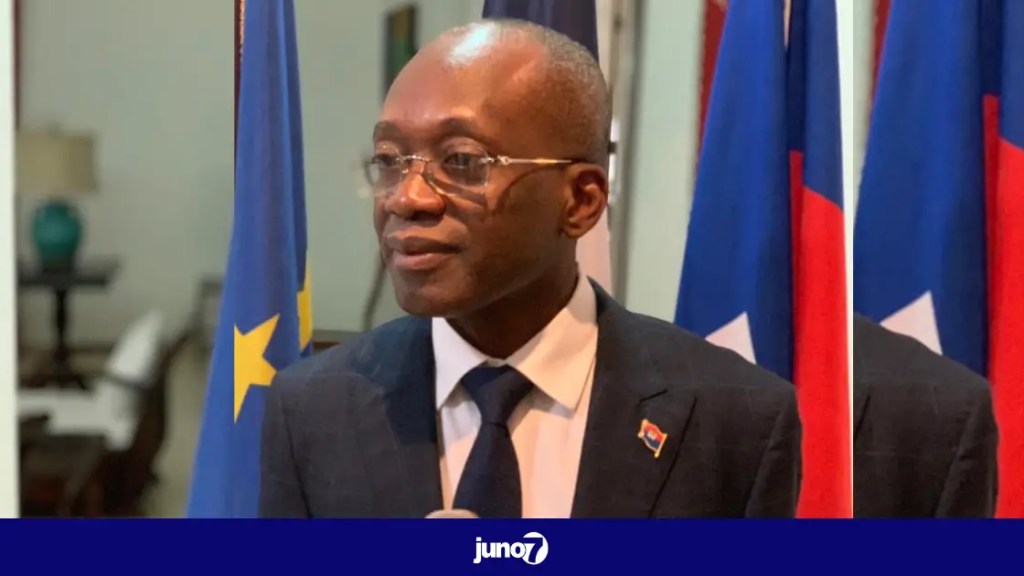 ariel-henry-officially-presents-the-resignation-of-his-government,-michel-patrick-boisvert,-appointed-interim-prime-minister