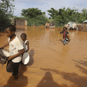 east-africa-|-devastating-floods-in-kenya:-thousands-of-displaced-people-and-dozens-of-deaths-recorded