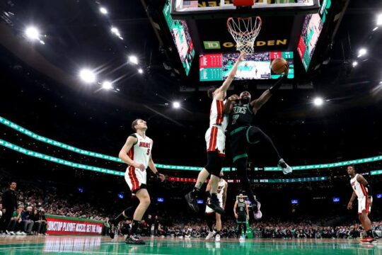 nba:-boston-goes-into-the-half,-the-clippers-humiliated
