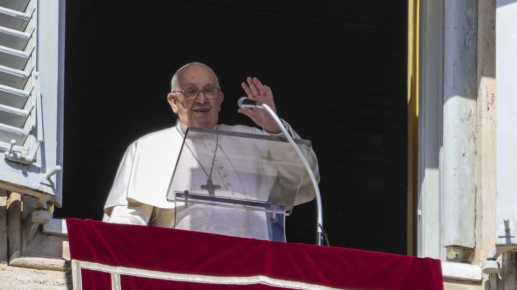 pope-apologizes-after-using-insulting-word-for-gays