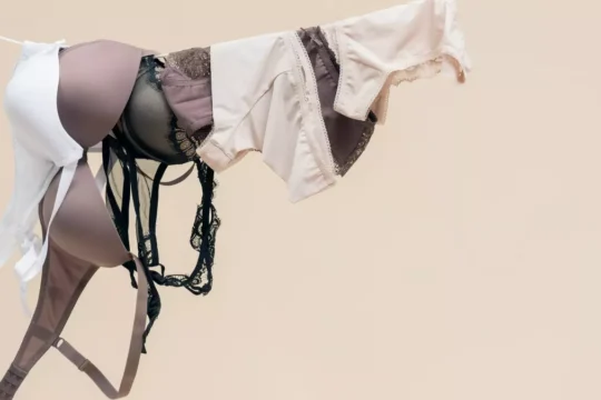 should-you-change-your-bra-every-day?