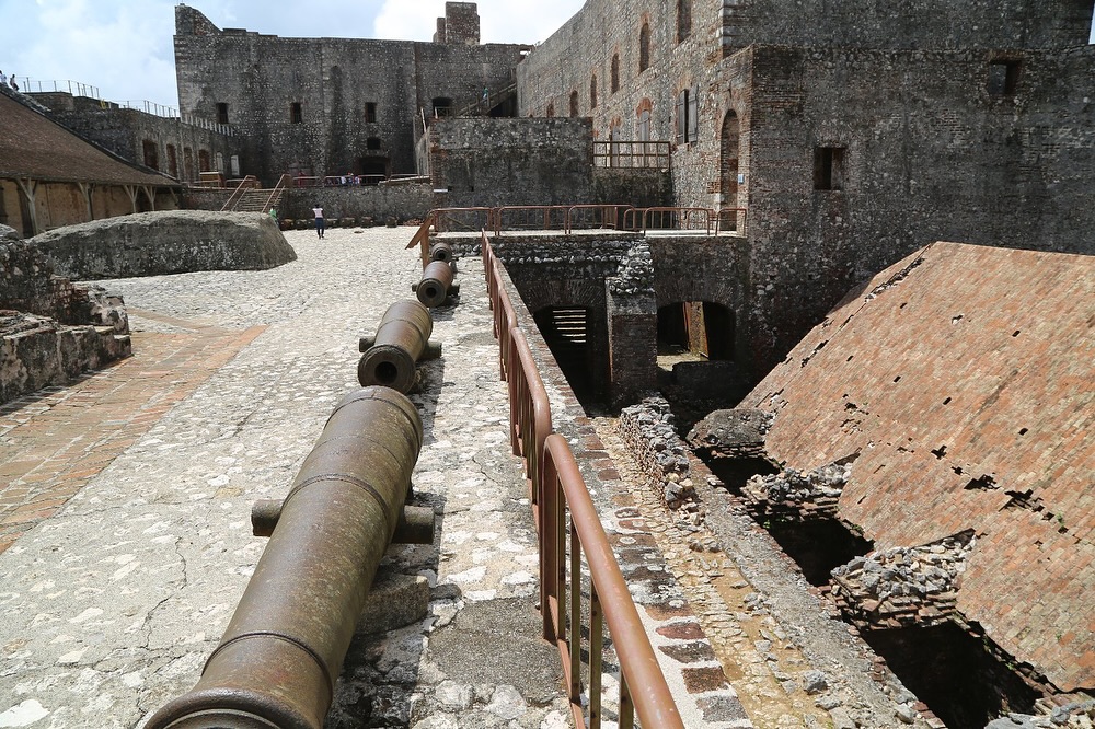 disappearance-of-two-cannons-at-the-citadelle-laferrire