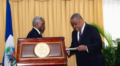 hati-politics:-prime-minister-garry-conille-receives-his-amplification-from-the-hands-of-edgard-leblanc-fils