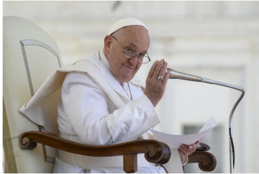 pope-francis-urges-priests-to-limit-homilies-to-8-minutes-to-prevent-the-faithful-from-falling-asleep