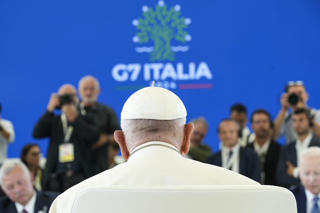 pope-francis-is-the-first-pontiff-to-address-a-g7-summit
