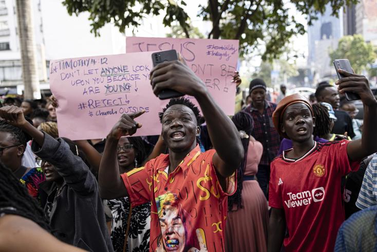 smartphones-against-tear-gas:-in-kenya,-“generation-z”-is-mobilizing