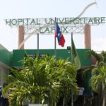 the-minister-of-health,-dr-georges-brignol,-visits-the-hpital-la-paix