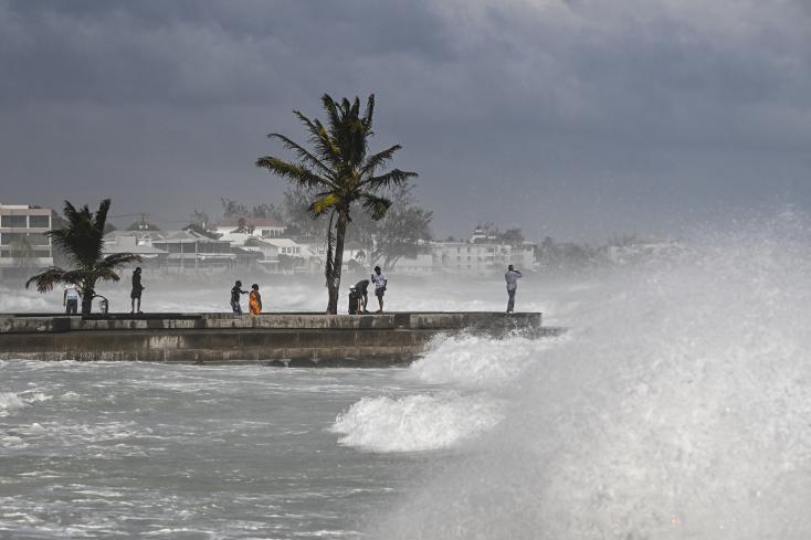 hurricane-bryl-kills-at-least-one-in-the-caribbean