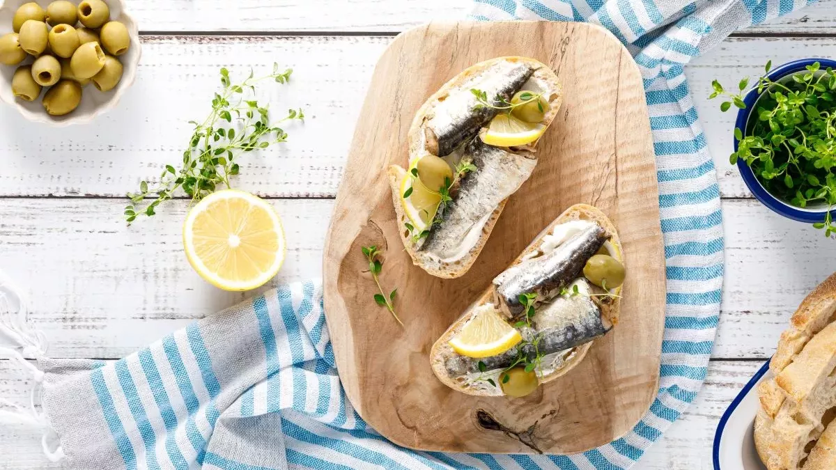 here’s-why-you-should-replace-red-meat-with-herring-and-sardines!