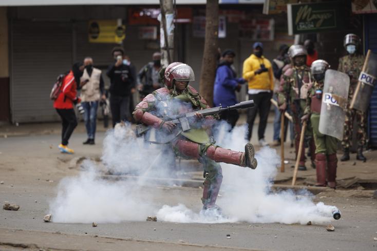 kenya:-protest-demanding-president-william-ruto’s-resignation-dispersed-by-police